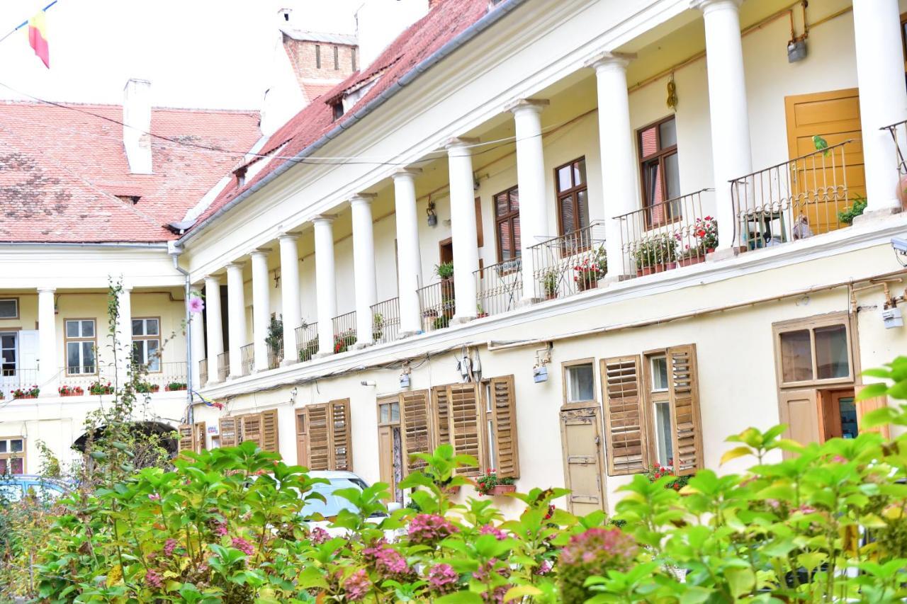 La Cristina - Big Square Apartment Sibiu Exterior foto